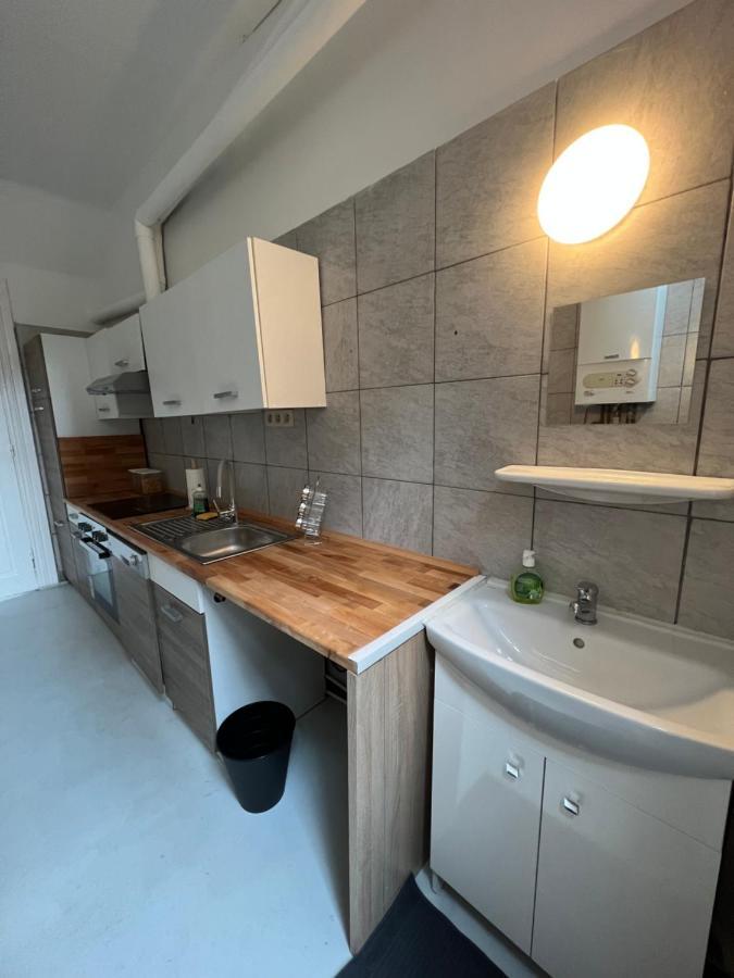 Proche De Tout Lieux Touristiques A Liege Bagian luar foto